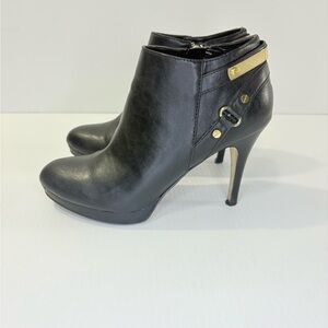 Marc Fisher Black Leather Ankle Booties with Gold Accents Sz7 Office Siren
